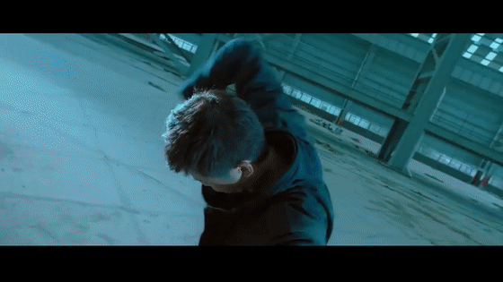 9年29部作品,被第七代导演点名“抢饭碗”,吴京的时代来了吗?