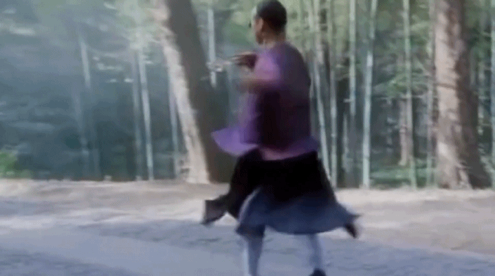 9年29部作品,被第七代导演点名“抢饭碗”,吴京的时代来了吗?