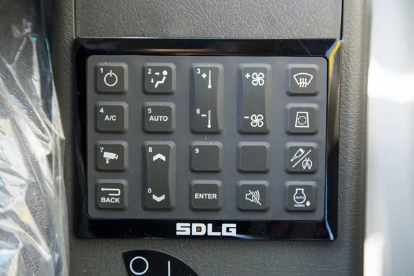 【龙行天下】高效低耗 基建先锋丨山东临工  E6150F挖掘机