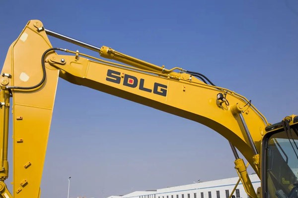 【龙行天下】高效低耗 基建先锋丨山东临工  E6150F挖掘机