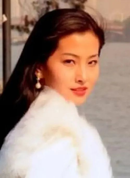 金粉世家最好的姐姐,四姐道之退圈,五姐敏之绝美,六姐润之回归