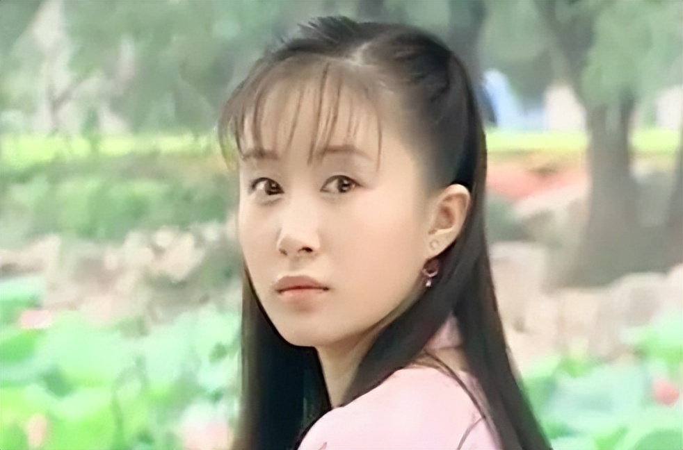 《金粉世家》梅丽明明是庶出，为什么能得到金府所有人的喜爱？