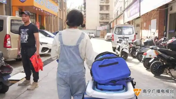 “萌宠经济”火热升温，“上门洗宠”需求高→