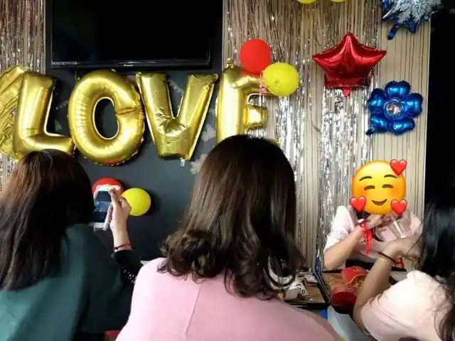 年轻人最新婚礼场地：麦当劳和海底捞