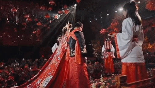 中式婚礼火遍全球!华丽梦幻有排面,国外网友:我也想整一个