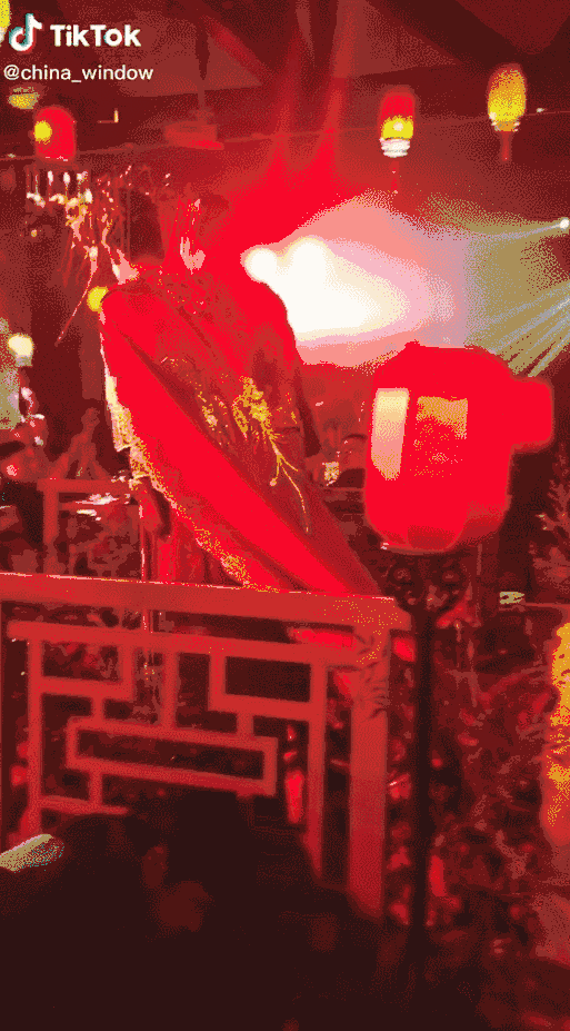 中式婚礼火遍全球!华丽梦幻有排面,国外网友:我也想整一个