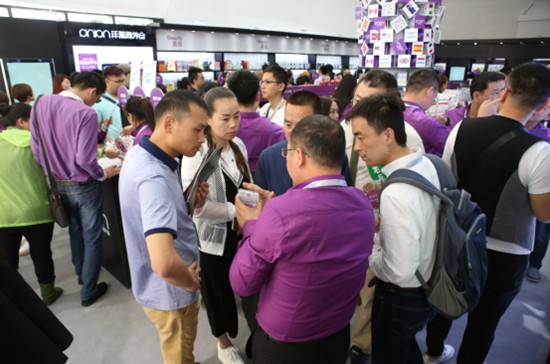 洋葱海外仓首推直购店 高调亮相上海美博会