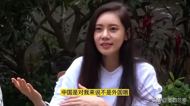 全智贤辱华不到一周,同为韩顶流的秋瓷炫,却因为这些事口碑猛涨