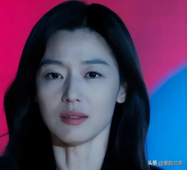 全智贤辱华不到一周,同为韩顶流的秋瓷炫,却因为这些事口碑猛涨