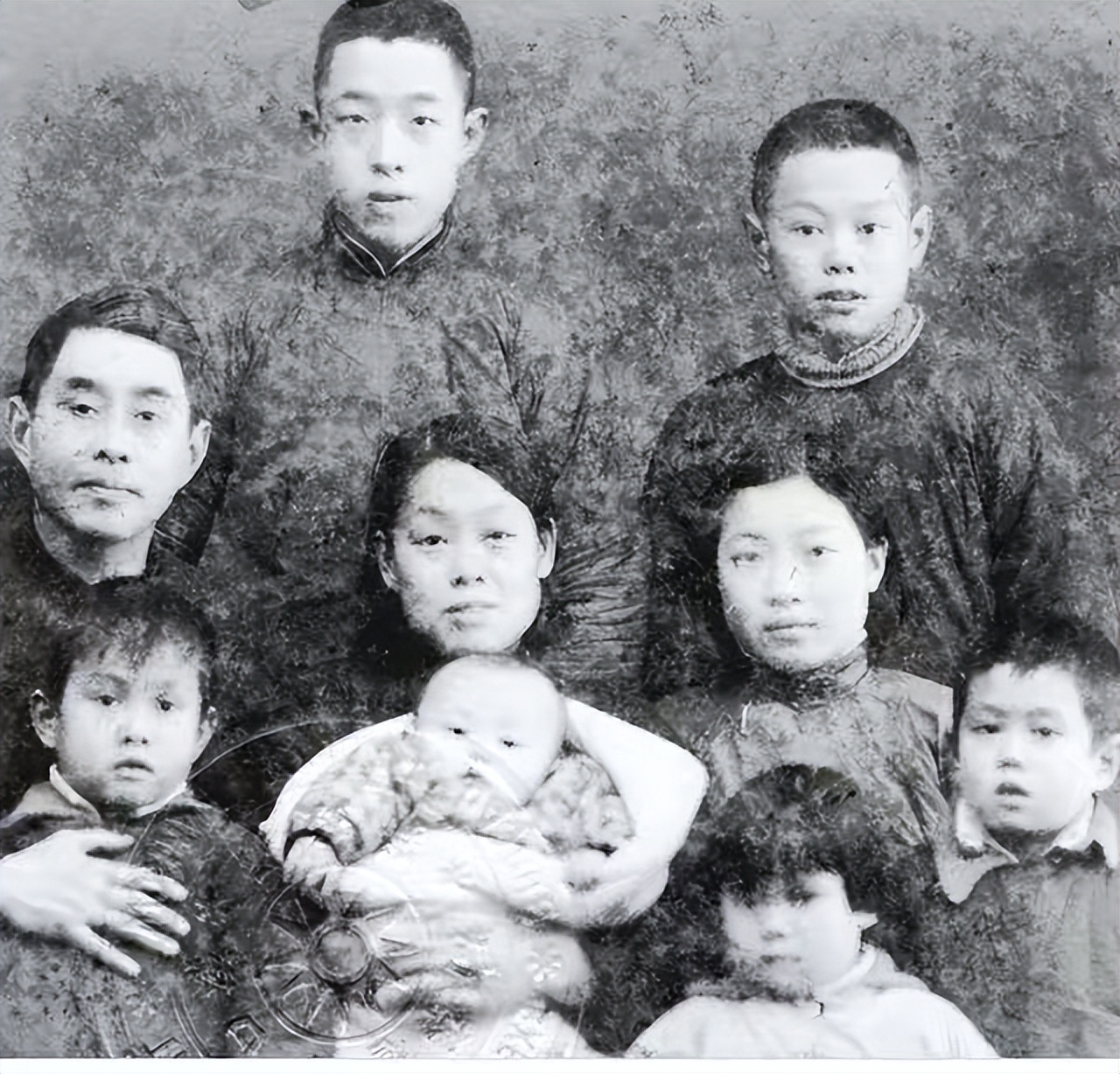 不查不知道,一查才发现,原来杨振宁的弟弟杨振汉也如此厉害