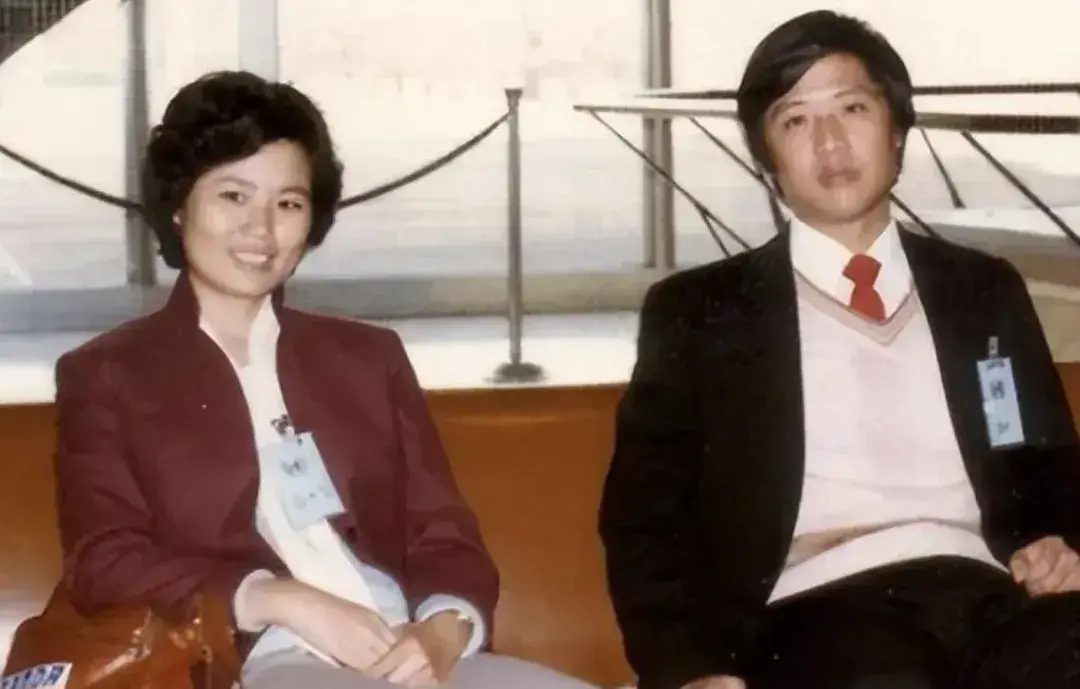 她主持《新闻联播》28年,退休后遭受非议,如今晚年过得怎样了?