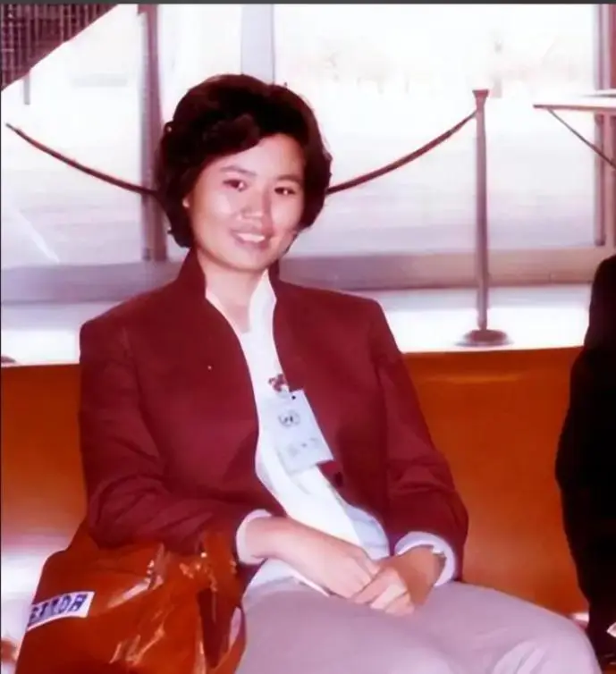 邢质斌央视工作28年,退休后被疑“晚节不保”,如今头发花白认不出