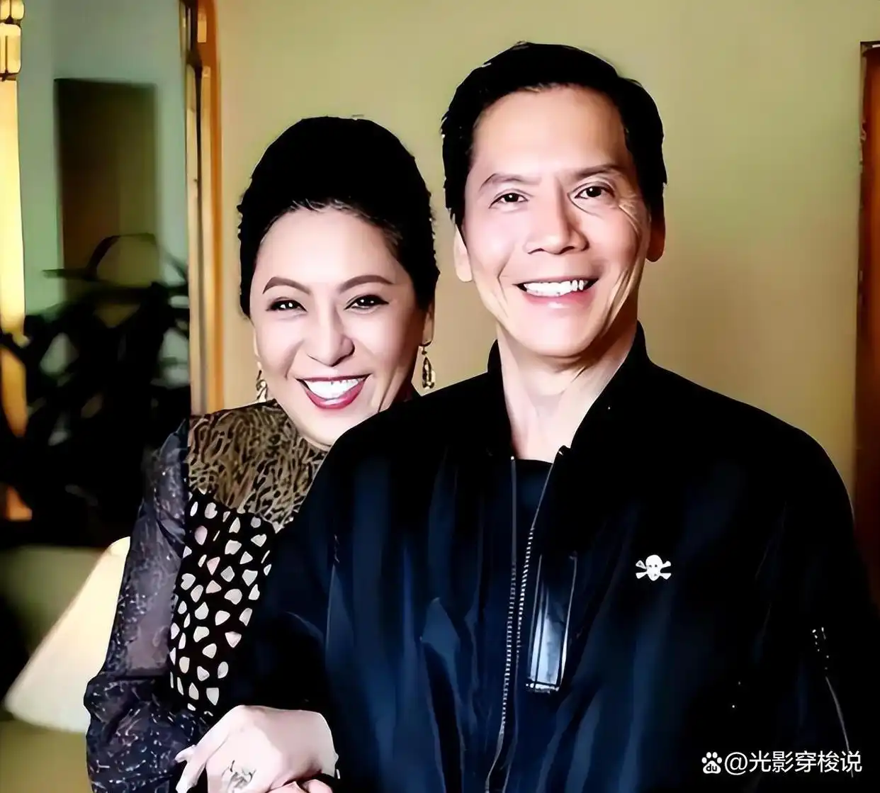 向华强大哥葬礼,大批反黑组警员布控,陈岚、向佐现身面露哀色