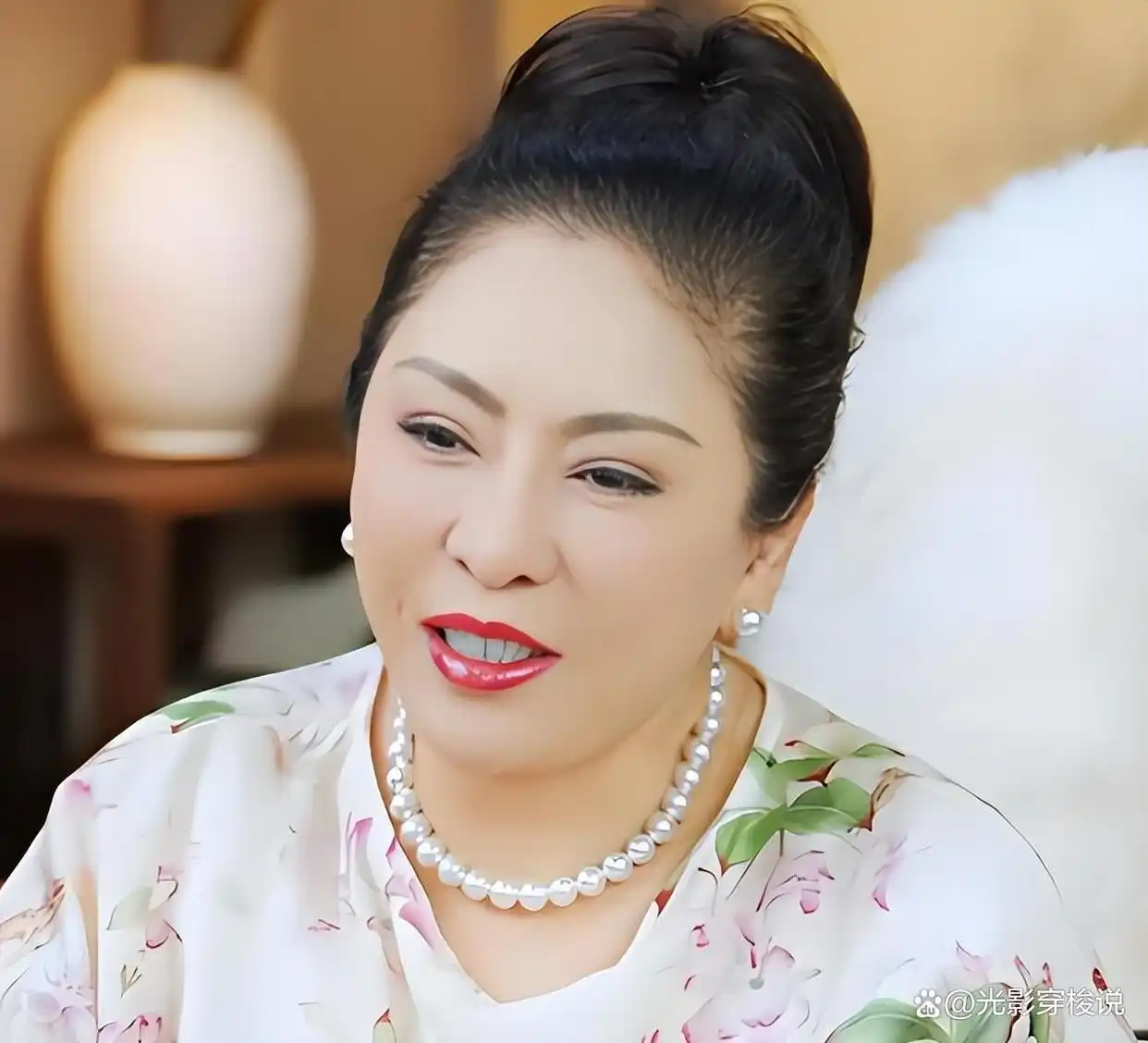 向华强大哥葬礼,大批反黑组警员布控,陈岚、向佐现身面露哀色