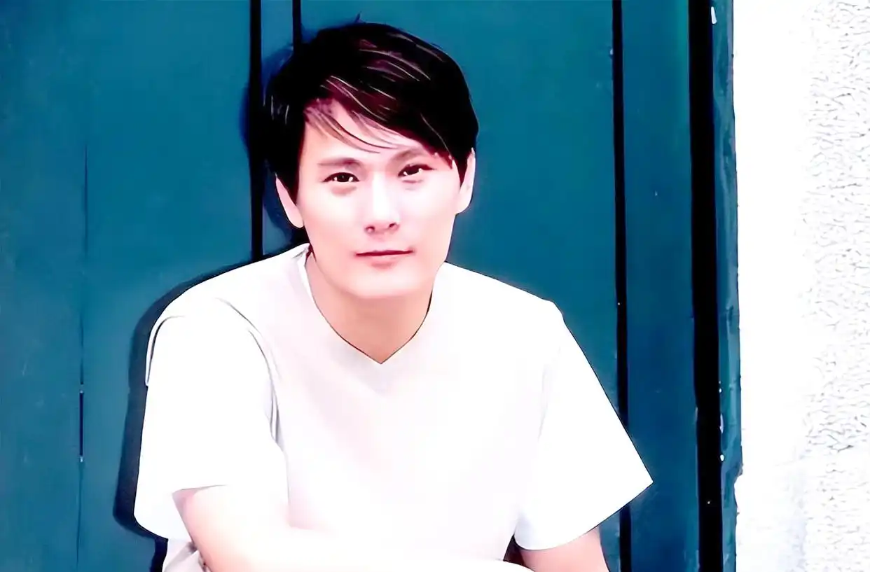 张信哲：在华语乐坛闪耀的星与不为人知的情感历程