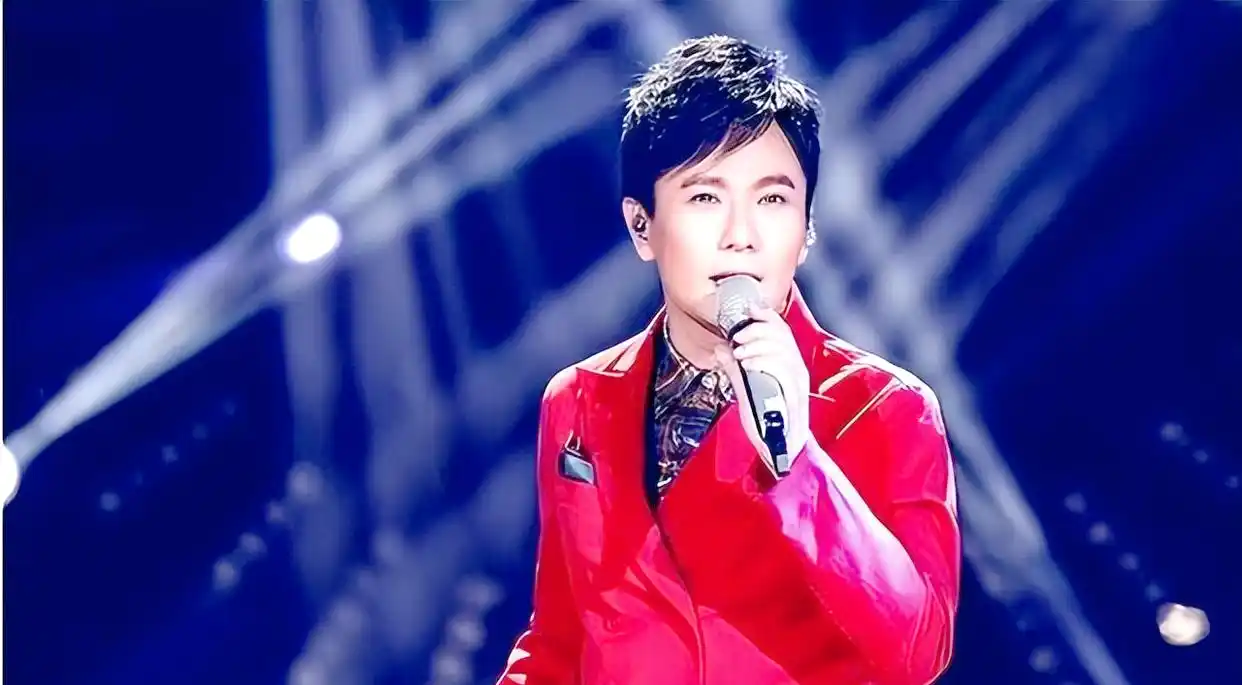 张信哲：在华语乐坛闪耀的星与不为人知的情感历程