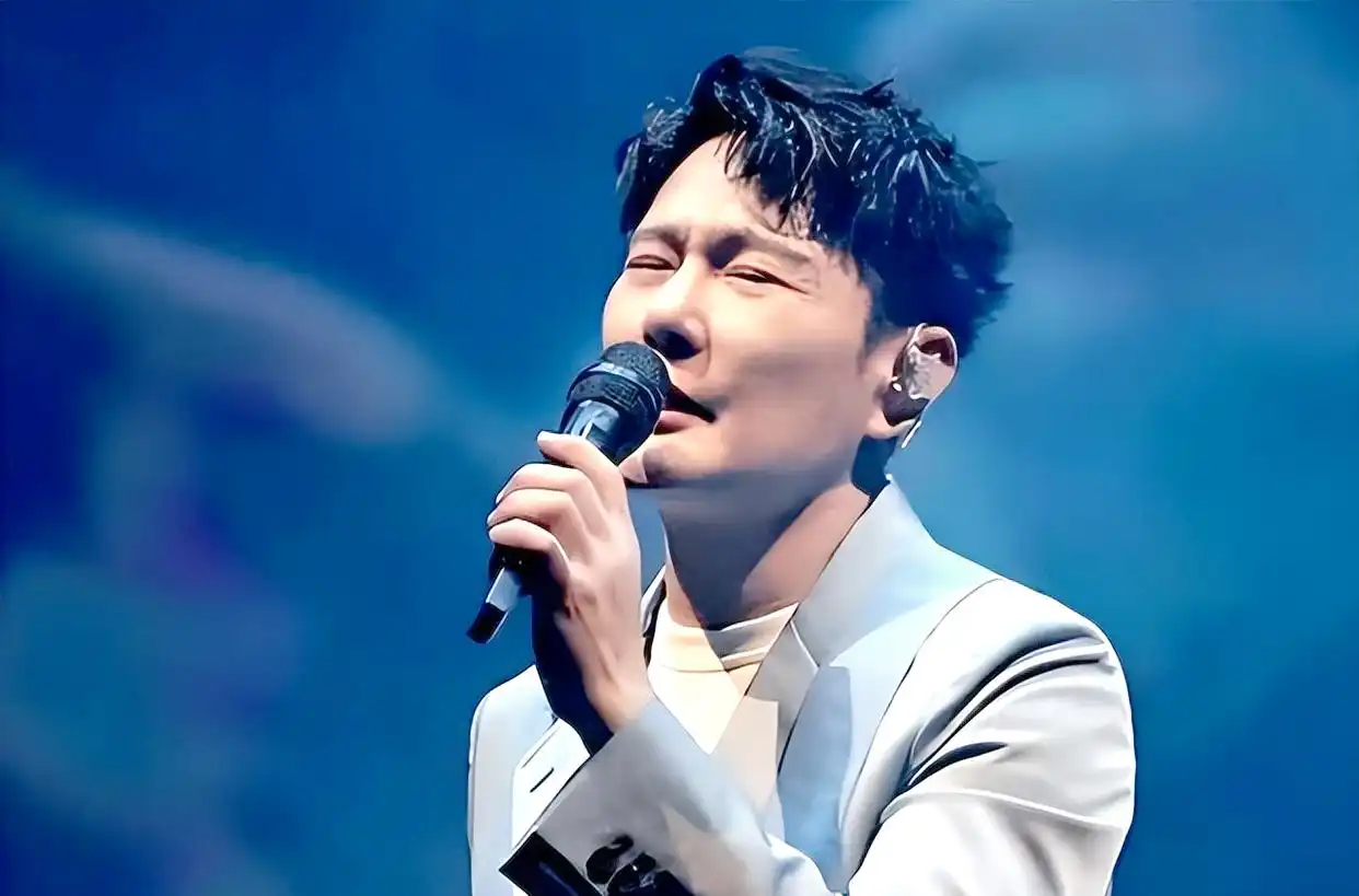 张信哲：在华语乐坛闪耀的星与不为人知的情感历程