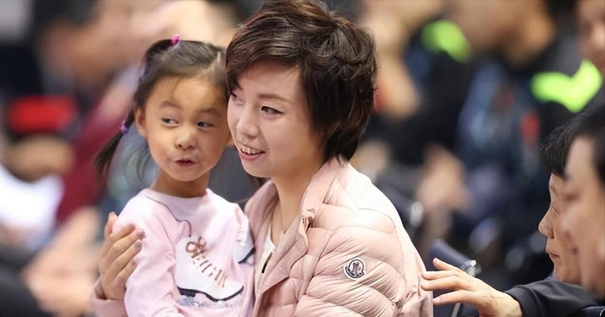 富商徐威:与12年女友袁立分手,转身娶了张怡宁,全靠岳母撑腰