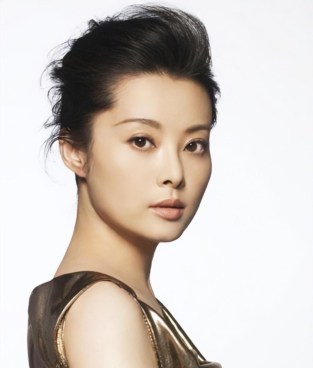 富商徐威:与12年女友袁立分手,转身娶了张怡宁,全靠岳母撑腰