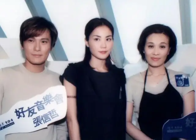 他拒绝周迅求爱，却为王菲豪掷百万，56岁依然单身