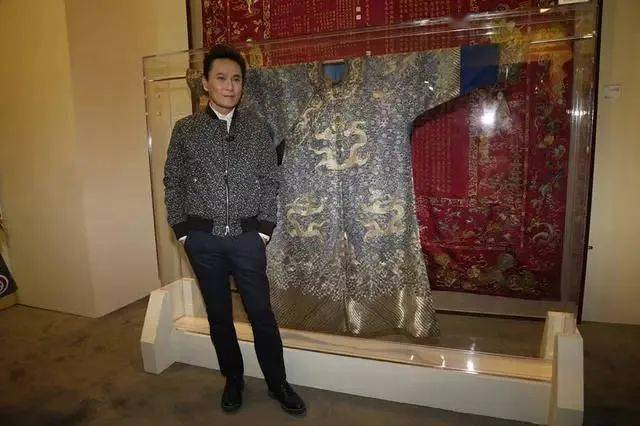 他拒绝周迅求爱，却为王菲豪掷百万，56岁依然单身