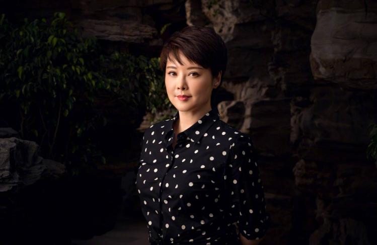 宠了袁立10多年，为其购800万四合院，徐威为何转身娶了张怡宁