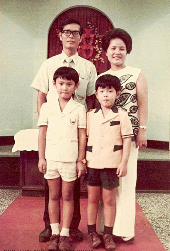 “情痴”张信哲：55岁仍未婚，他的破碎爱情就像一首带泪的情歌