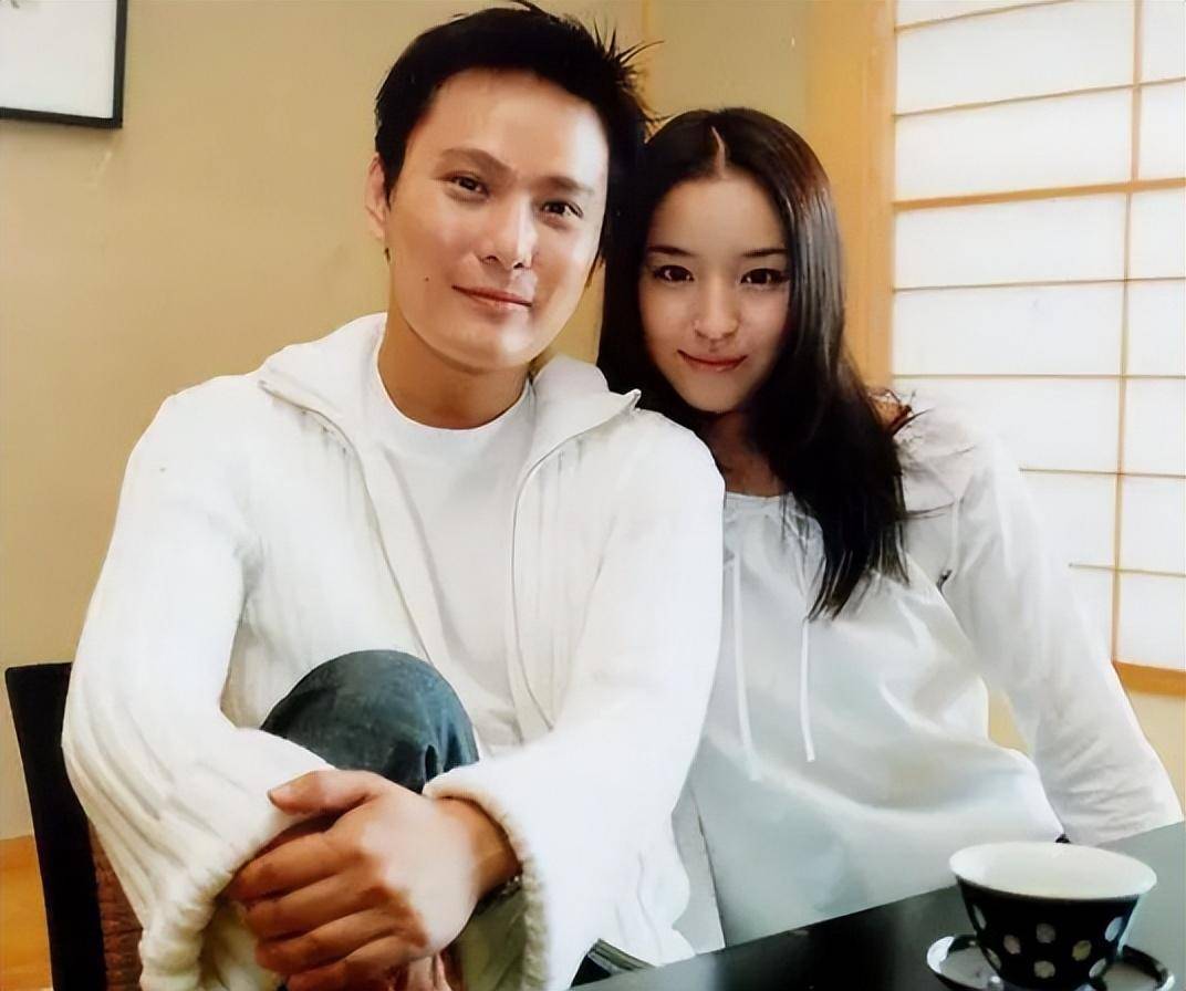 “情痴”张信哲：55岁仍未婚，他的破碎爱情就像一首带泪的情歌