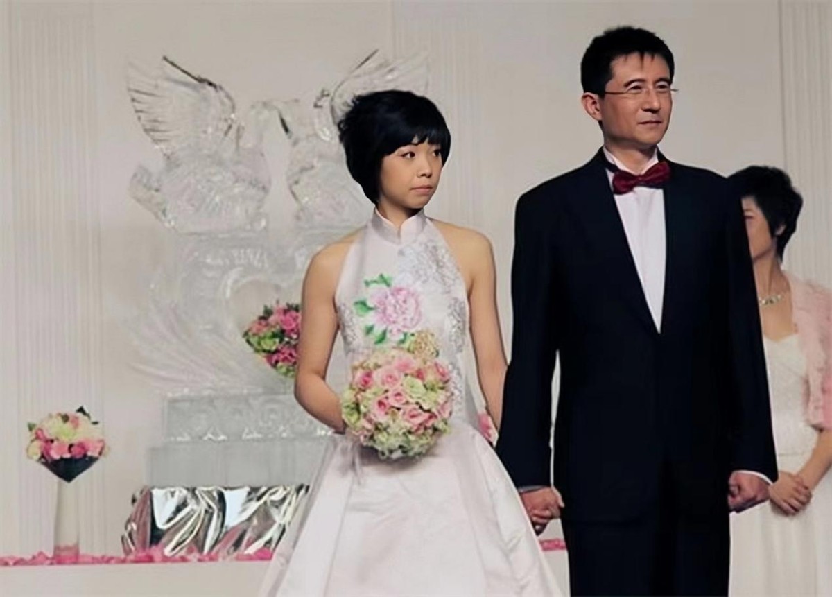 17年后，再看徐威，才明白他当年为何离开袁立娶世界冠军张怡宁