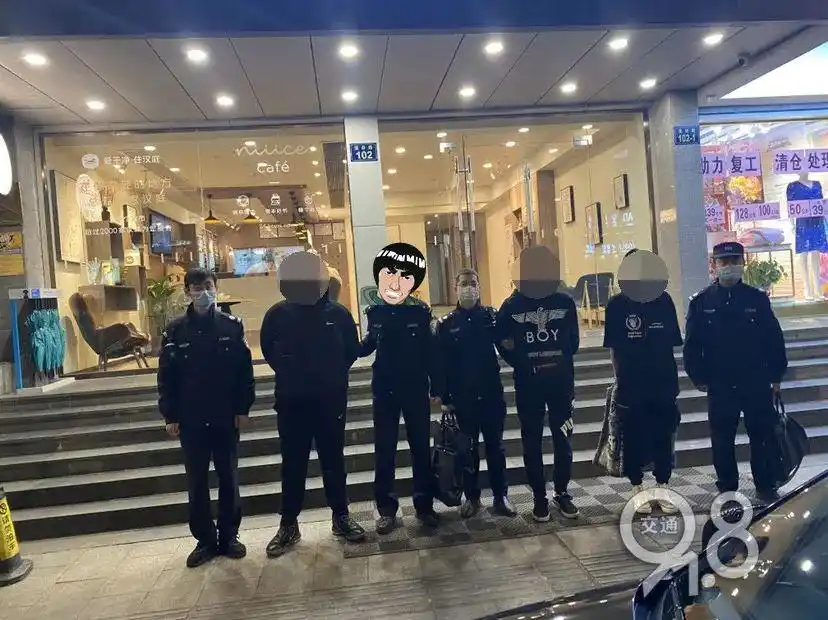 男子搜索“附近的人”,陌生美女说“上门服务”,付钱后发现……