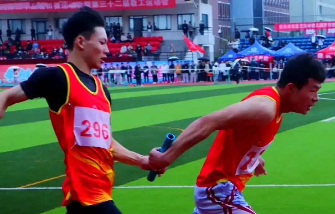 青春的精彩瞬间:校运会背后的拼搏故事