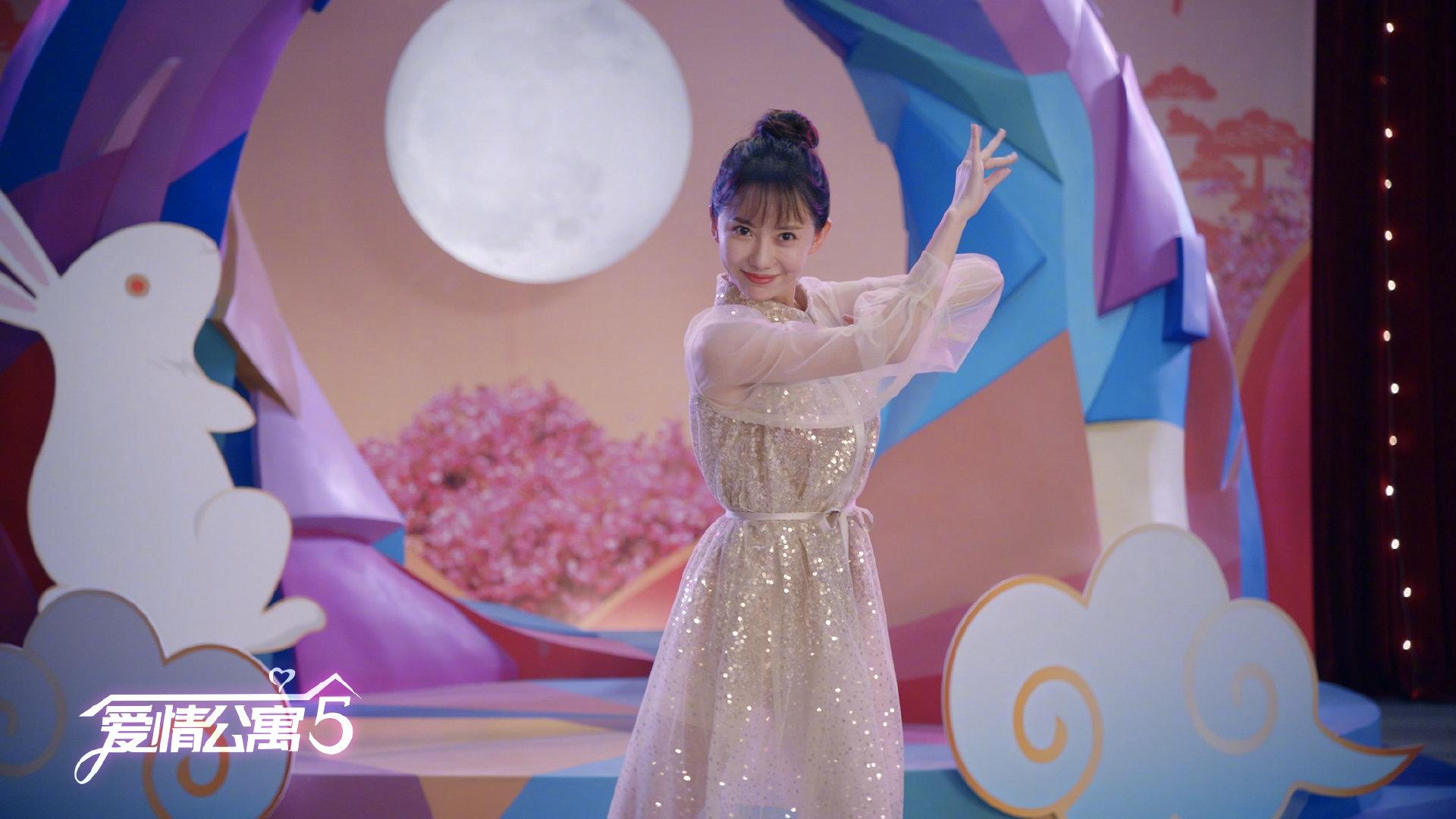 《爱情公寓5》近期播出，客串嘉宾阵容豪华，张伟老婆惊艳亮相