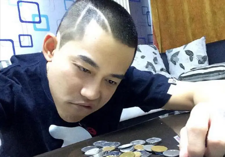 苏醒暴揍李炜12年后，现在再看两人的处境，究竟谁才是赢家？