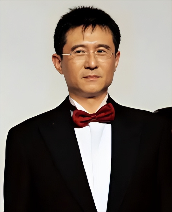 袁立与他同居12年,将美好的年华都给了他,他却选择和张怡宁结婚