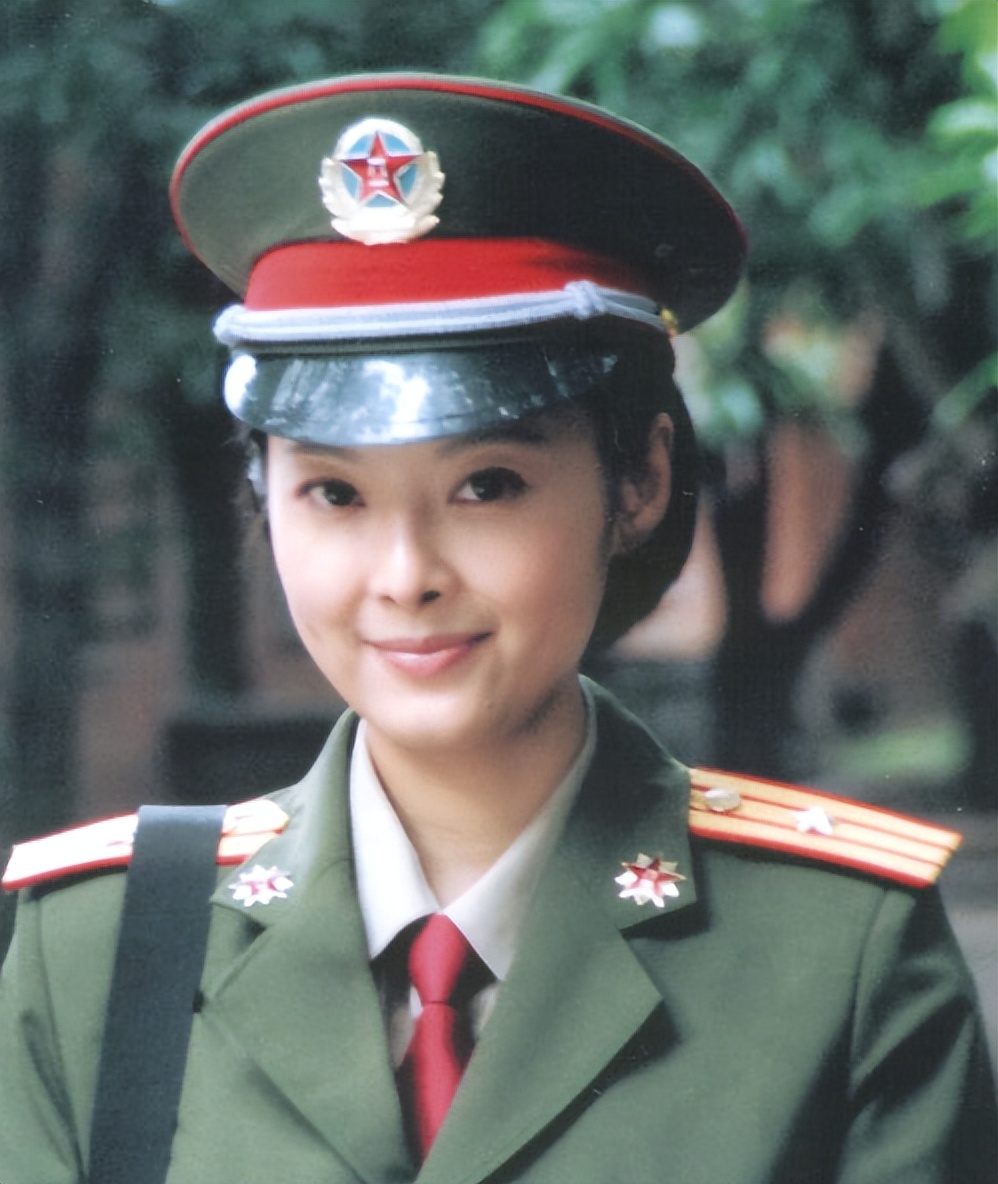 袁立与他同居12年,将美好的年华都给了他,他却选择和张怡宁结婚