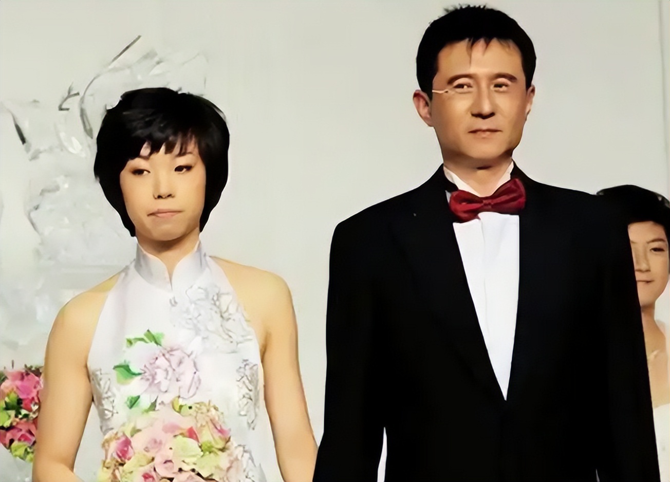 袁立与他同居12年,将美好的年华都给了他,他却选择和张怡宁结婚