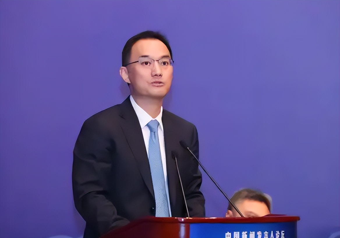 袁立与他同居12年,将美好的年华都给了他,他却选择和张怡宁结婚