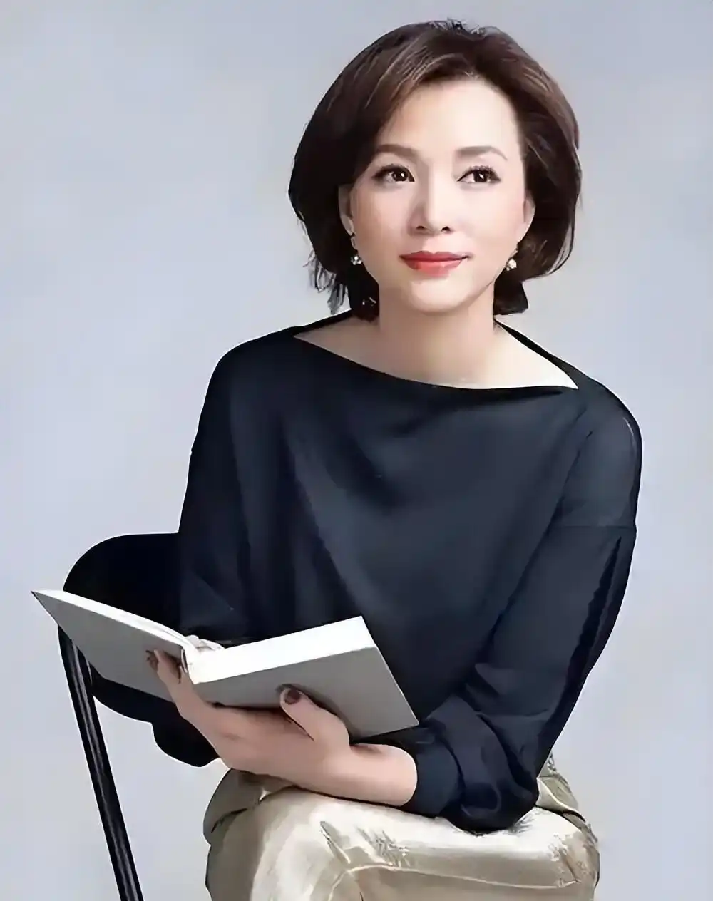 99 年新面孔亮相央视！那些年陪伴我们的央视主持去哪儿了？