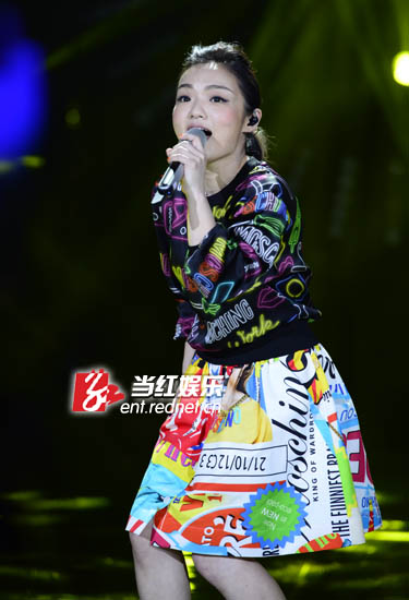 张信哲翻身夺冠“歌手4” 金志文艰辛踢馆败北