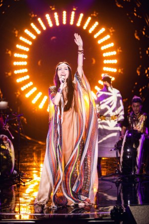 我是歌手4关喆HAYA遭淘汰 李玟夺冠