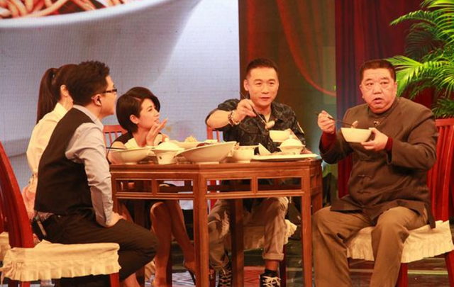 刘云天师父孟凡贵罕见露面，首次回应与郭德纲交恶：我们关系很好