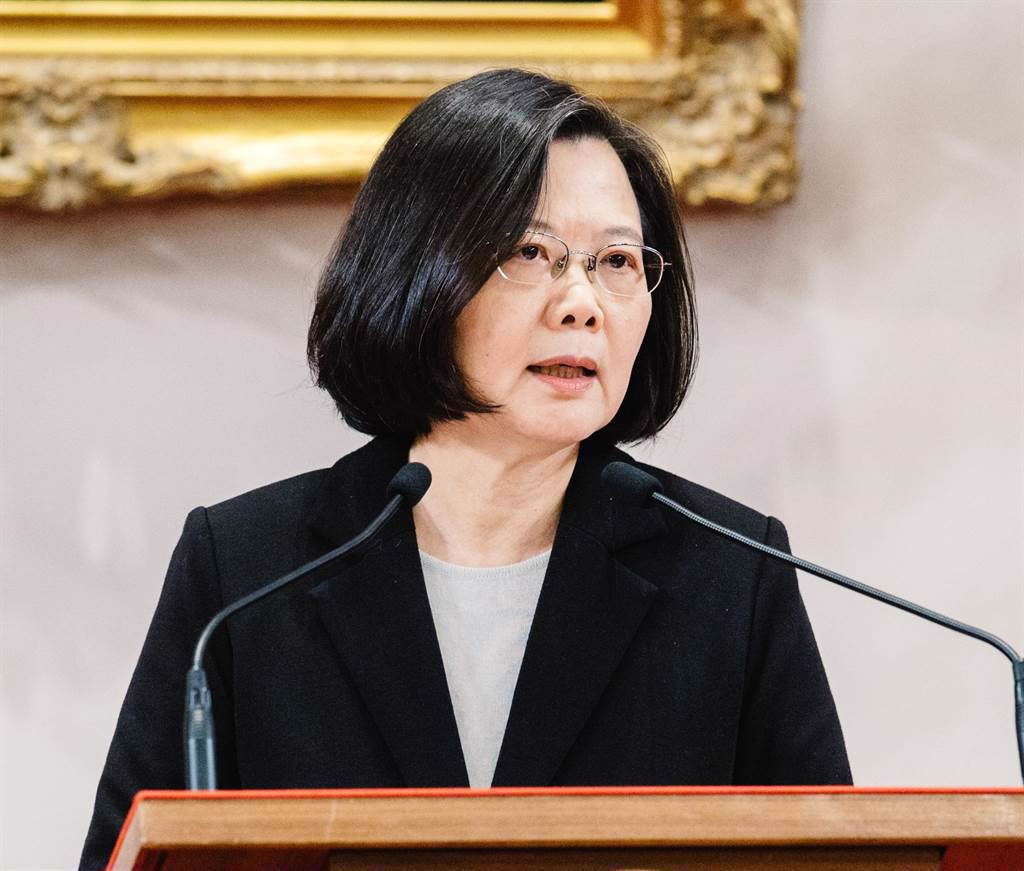 蔡英文最新支持度高达54.5%？台网友讽：这民调能信，我当场就飞了