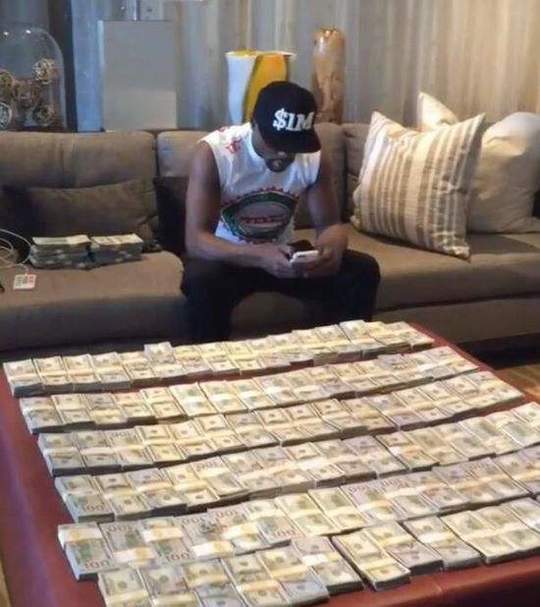 龙门阵|梅威瑟帕奎奥再交手 挣的4亿美元花光了吗?