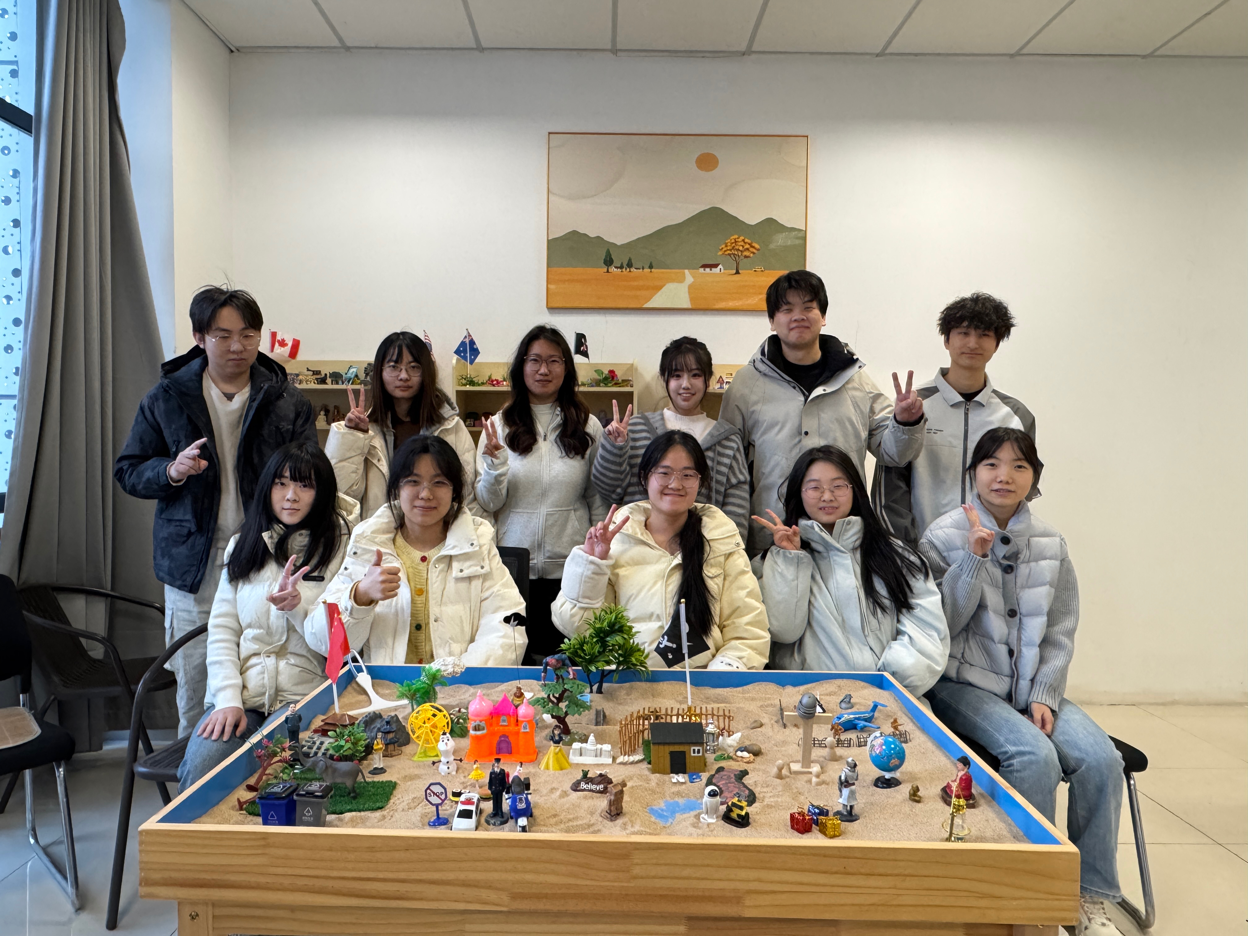 指尖的对话 心灵的碰撞——国际工程师学院校区人际关系团体沙盘体验活动顺利开展