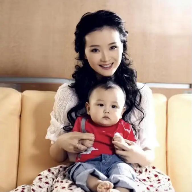 婆婆去世、老公失联、儿子转性,51岁王艳终于熬出头逆袭人生赢家