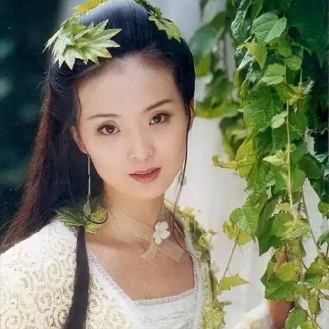 婆婆去世、老公失联、儿子转性,51岁王艳终于熬出头逆袭人生赢家