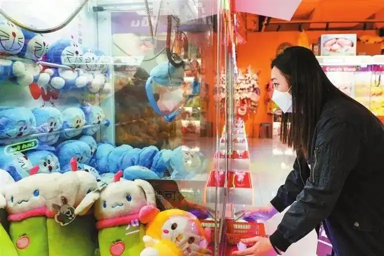 在深圳，“抓娃娃”有多火！