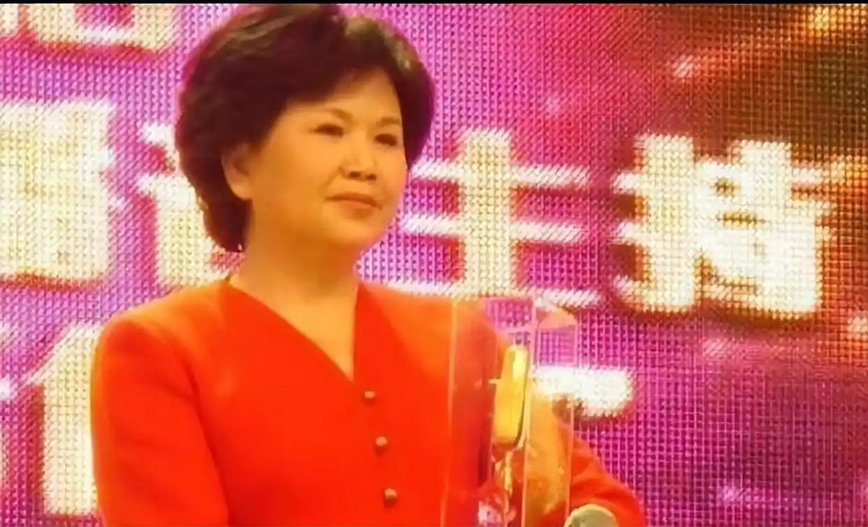 回顾邢质斌：与丈夫相守50年，罗京离世后自请离职，如今怎样了