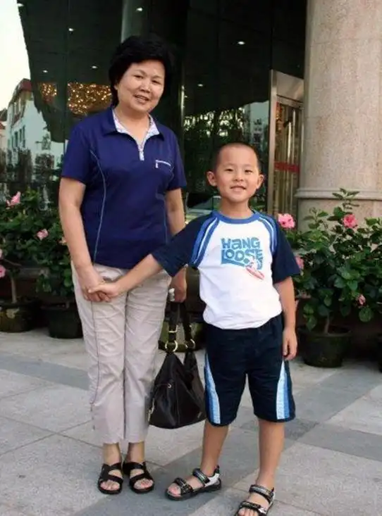 回顾邢质斌：与丈夫相守50年，罗京离世后自请离职，如今怎样了