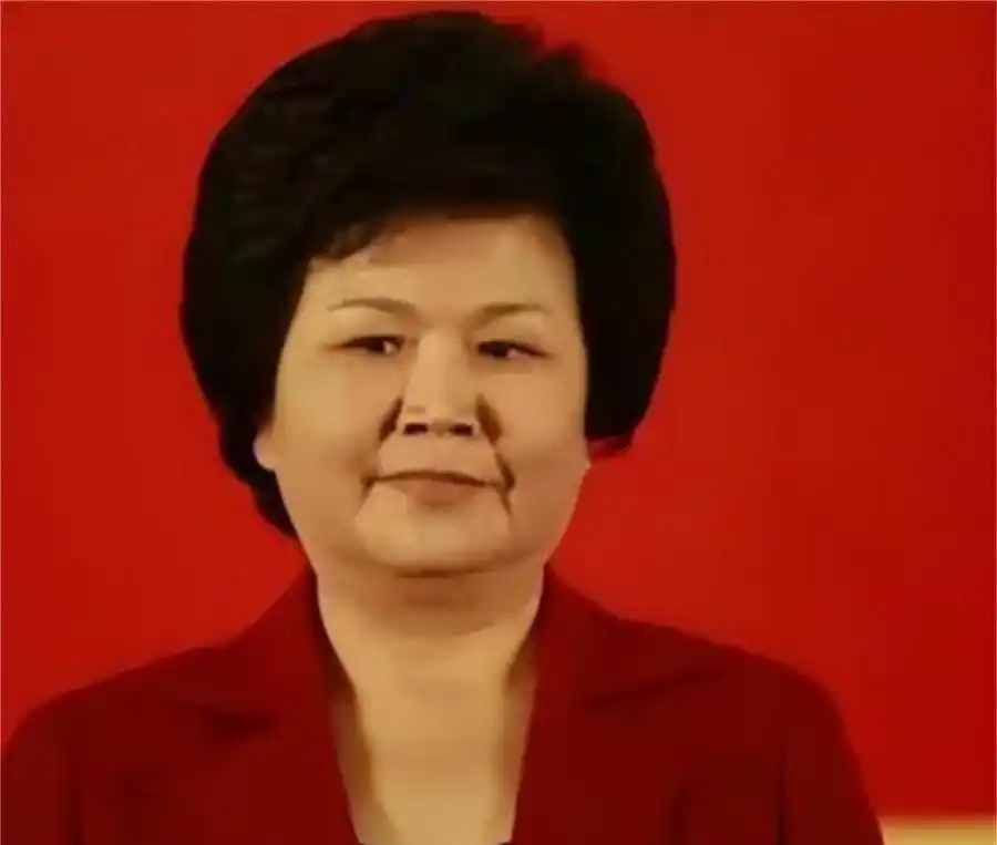 回顾：邢质斌鲜少露面，与初恋丈夫共度一生，退休后生活近况引关切